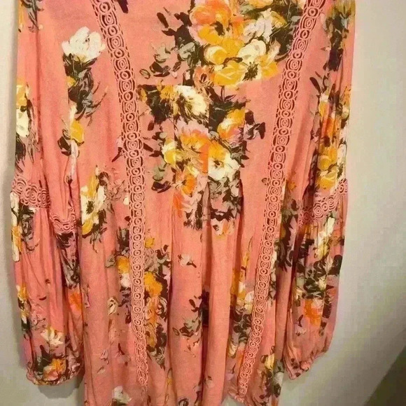 Altar’d State Sz M Peach Floral V-Neck Blouse - Picture 5 of 6